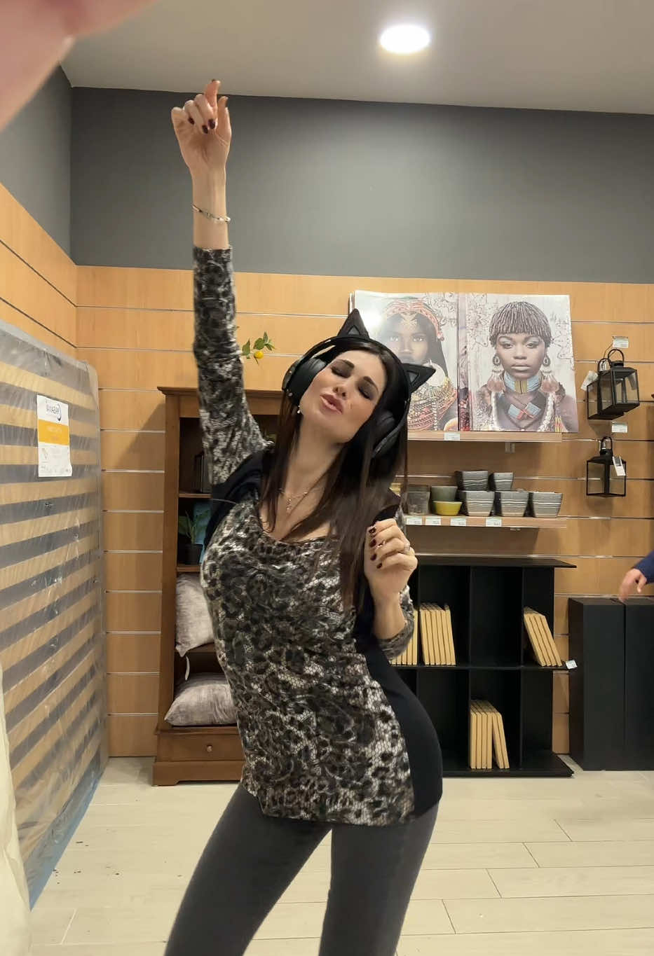@Manuela Arcuri