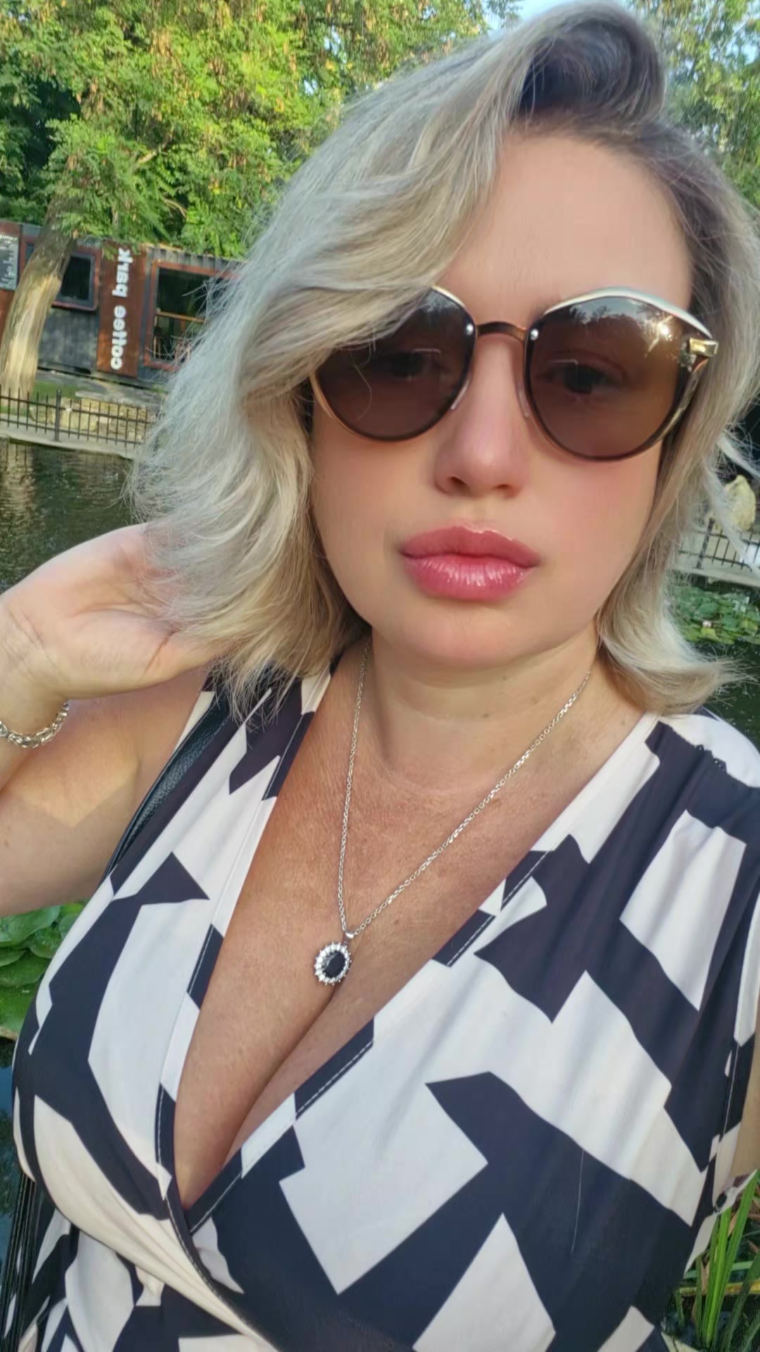 @Gorgeous woman💣