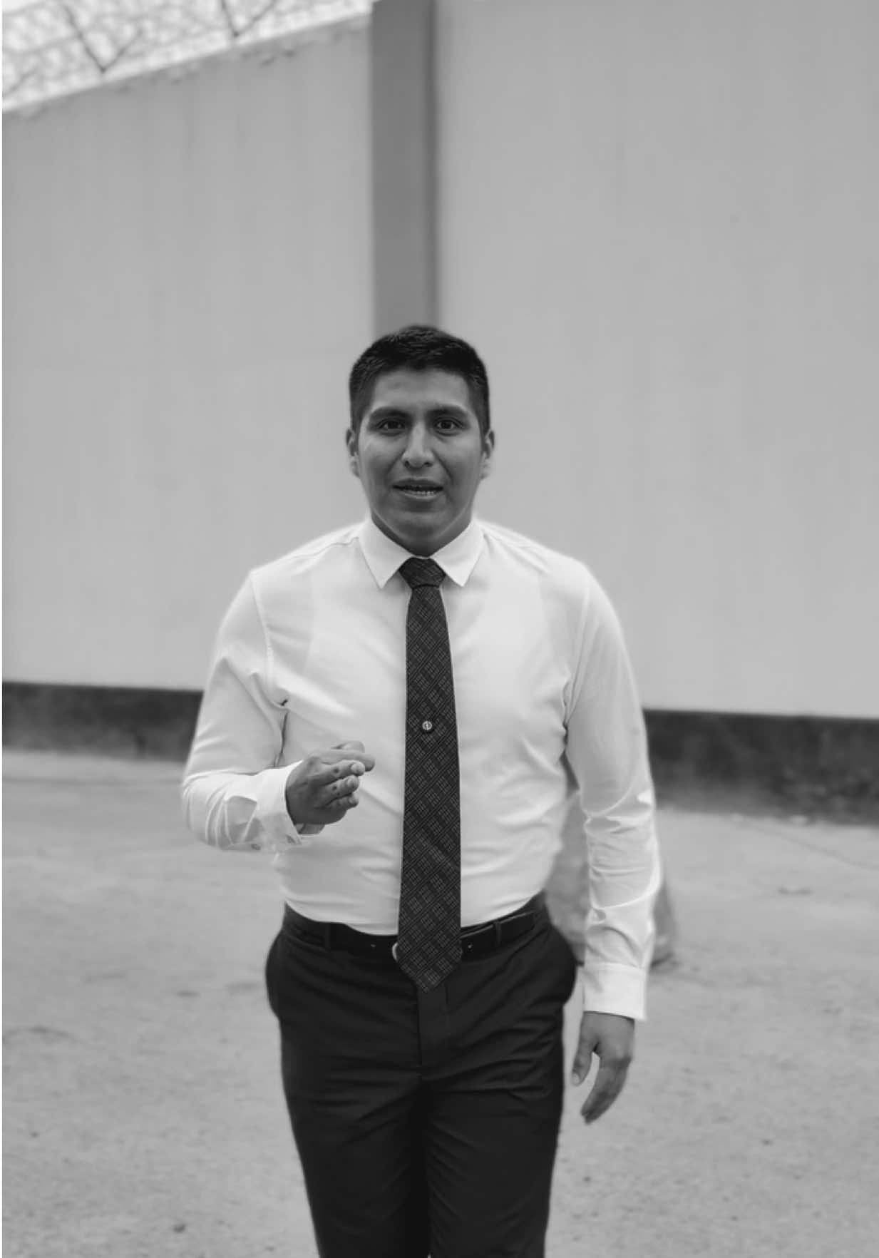 @Luis Paredes Tejada