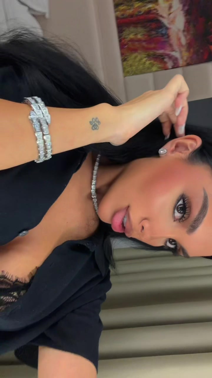 @misskeiss