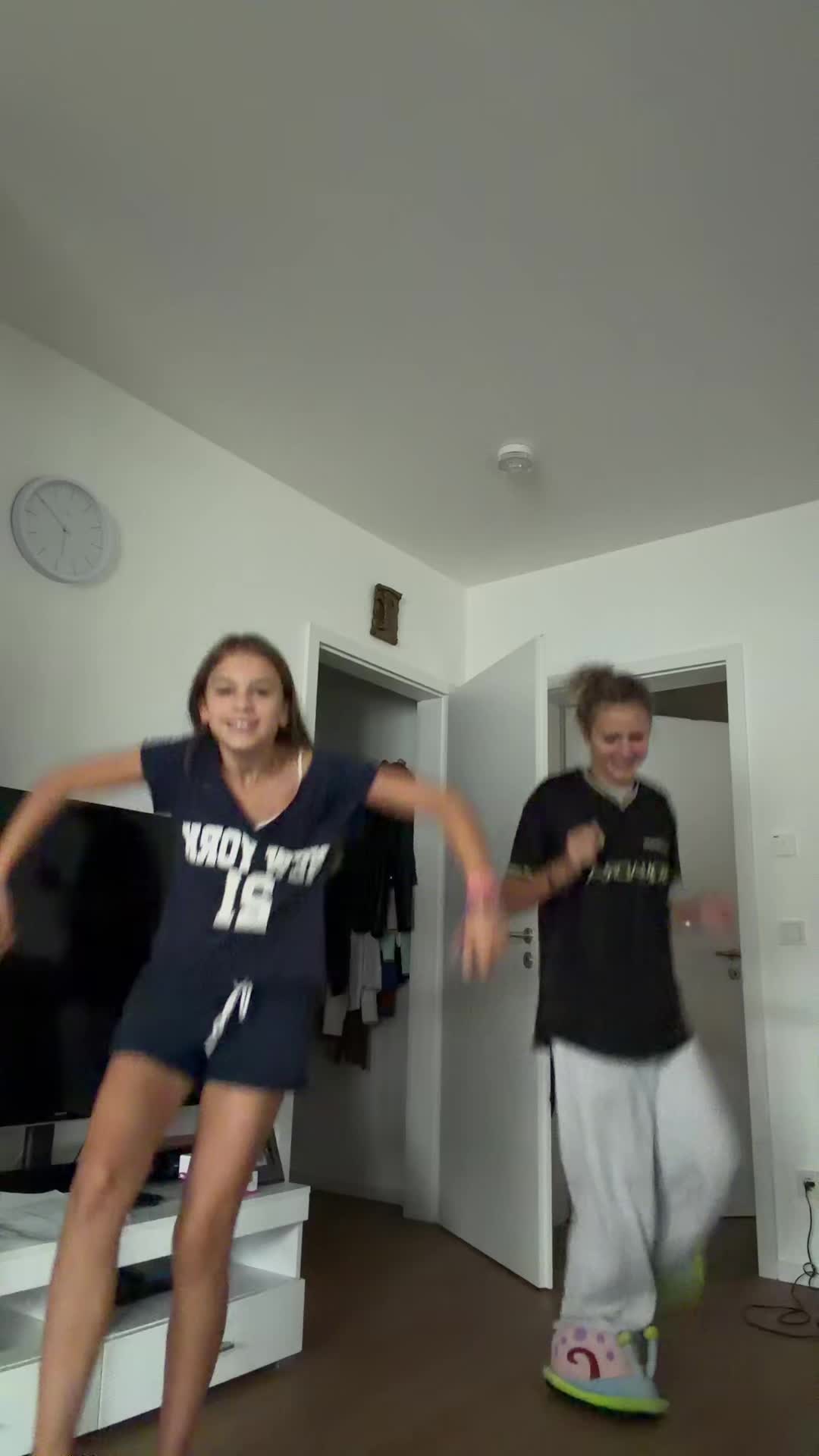 @juliaa