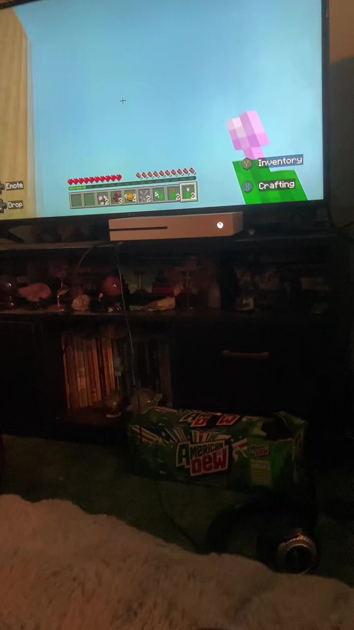 @EzraPlayz