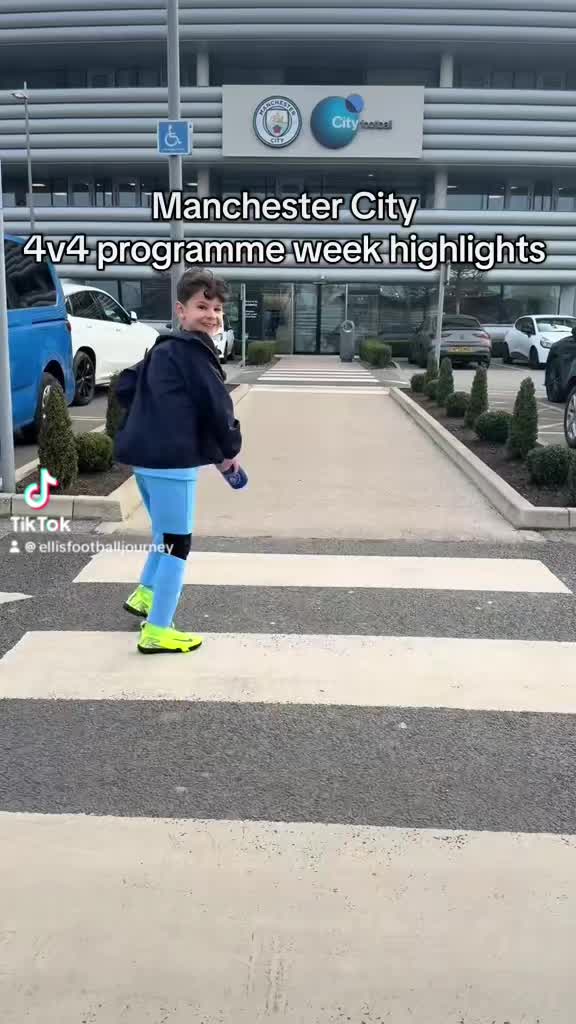 @Chloe Brookes