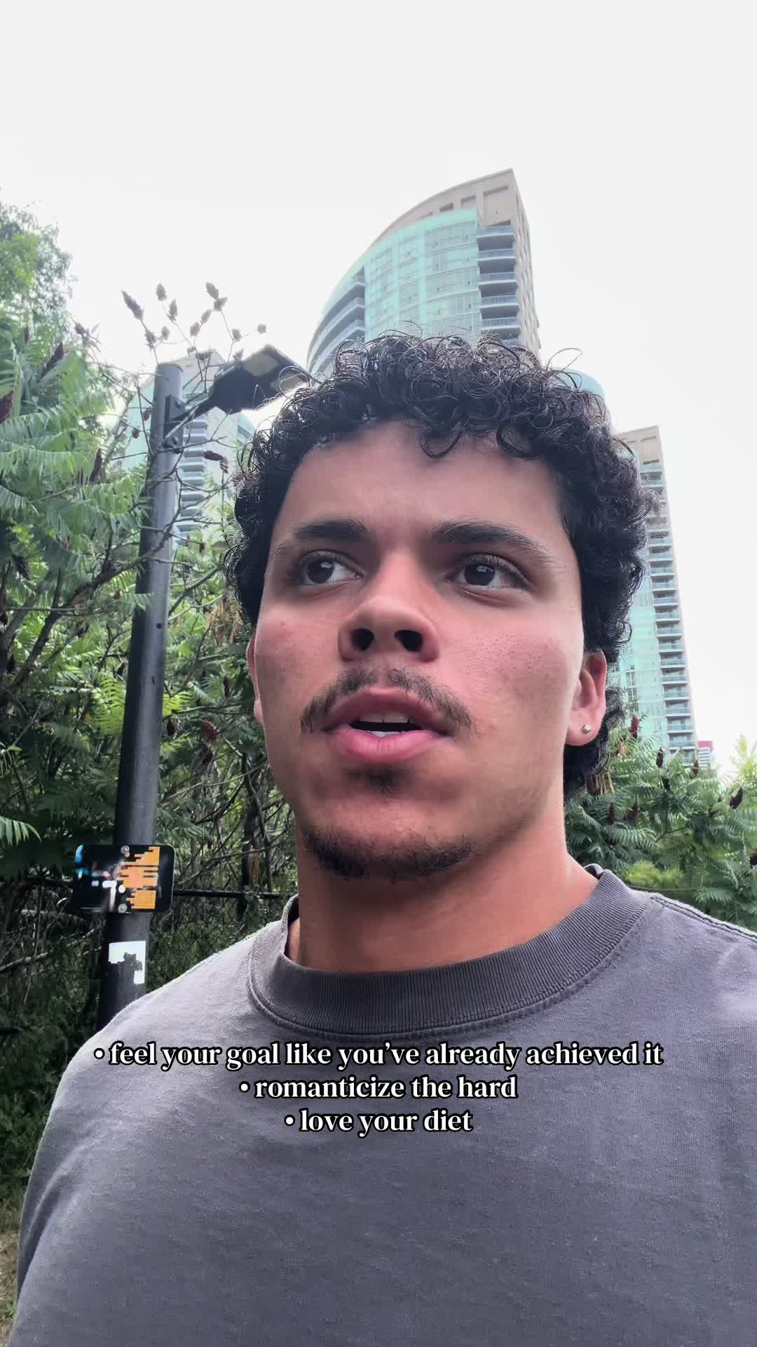 @Kaua