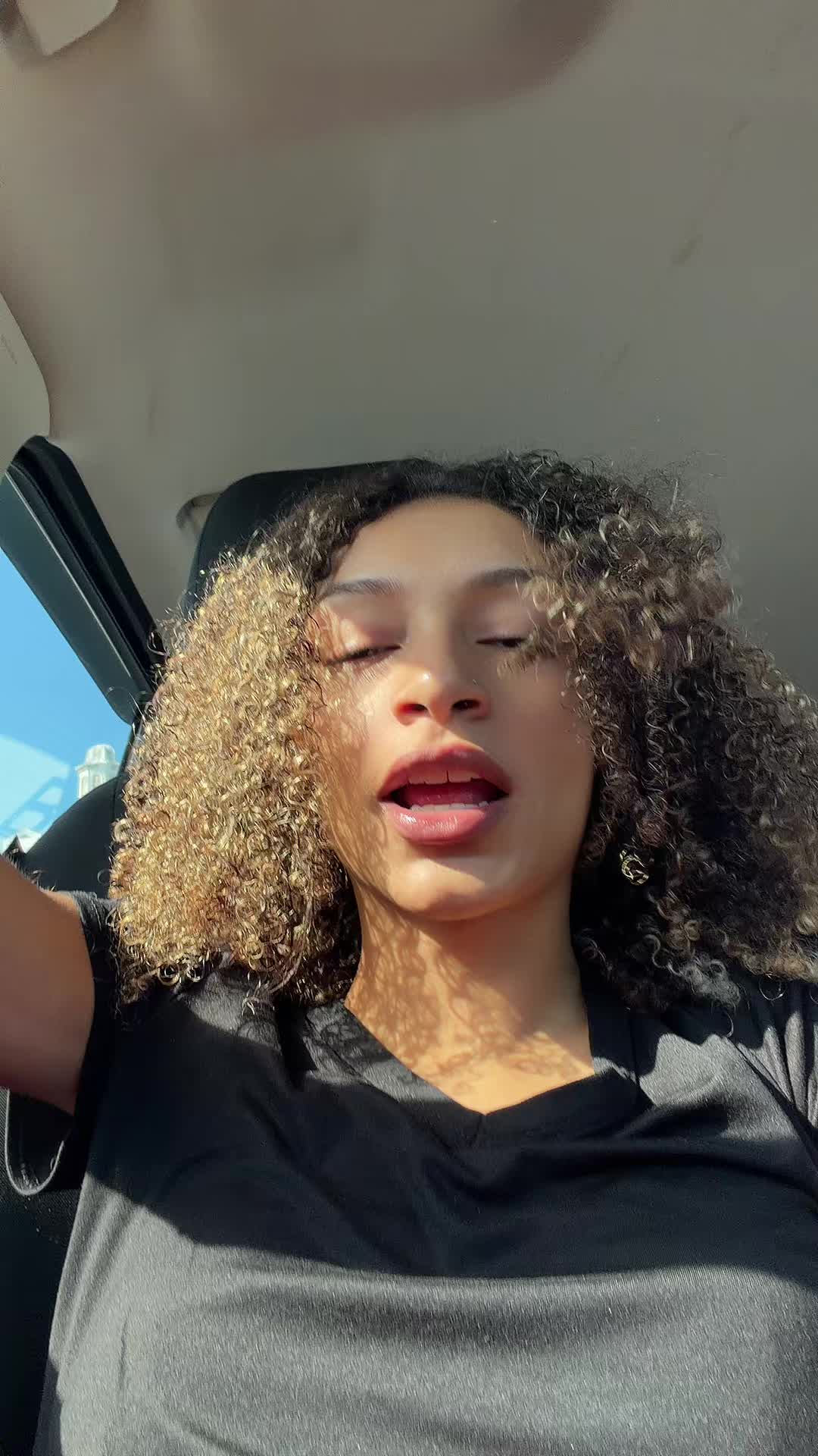 @carleeebaee