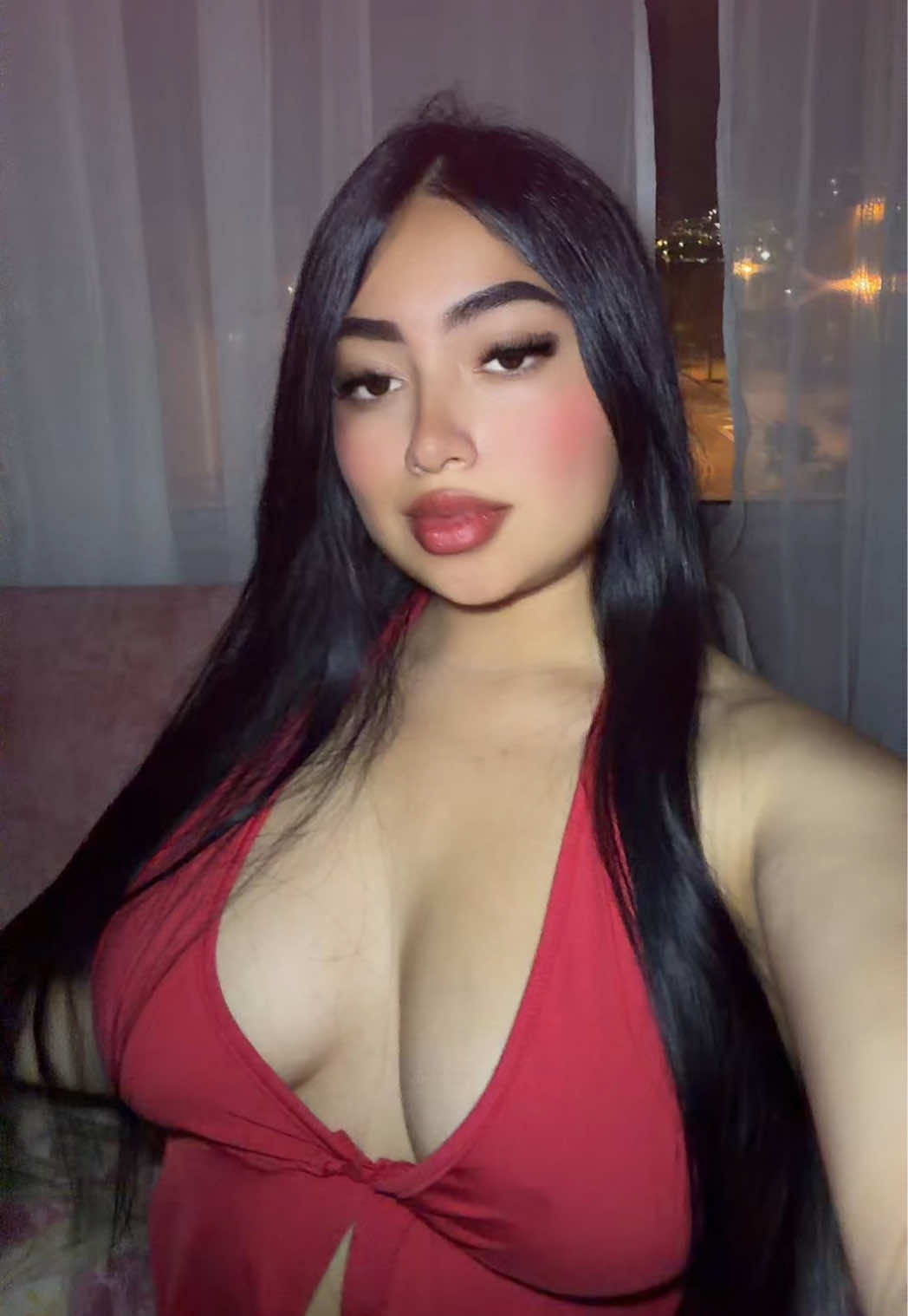 @VALENTINA♡.