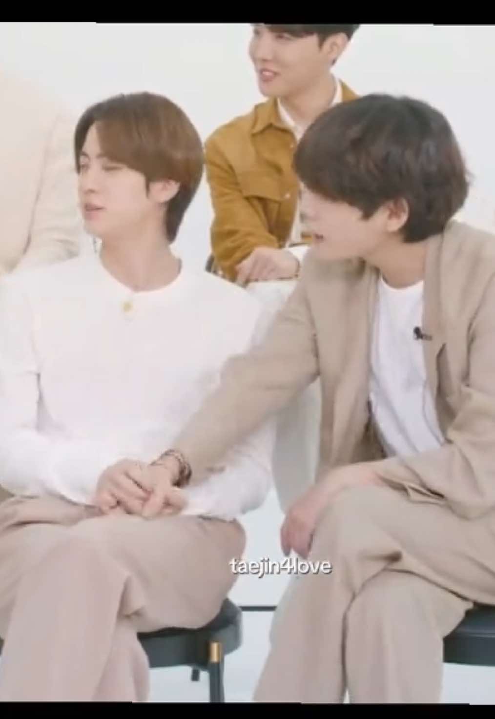 @TaeJin🐯🐹saw BTS