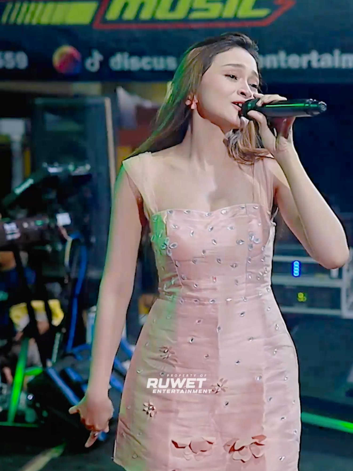 @RUWET ENTERTAINMENT