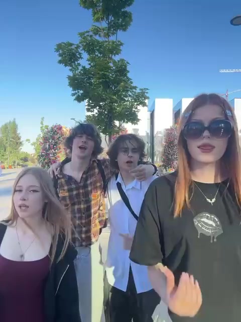 @🖤