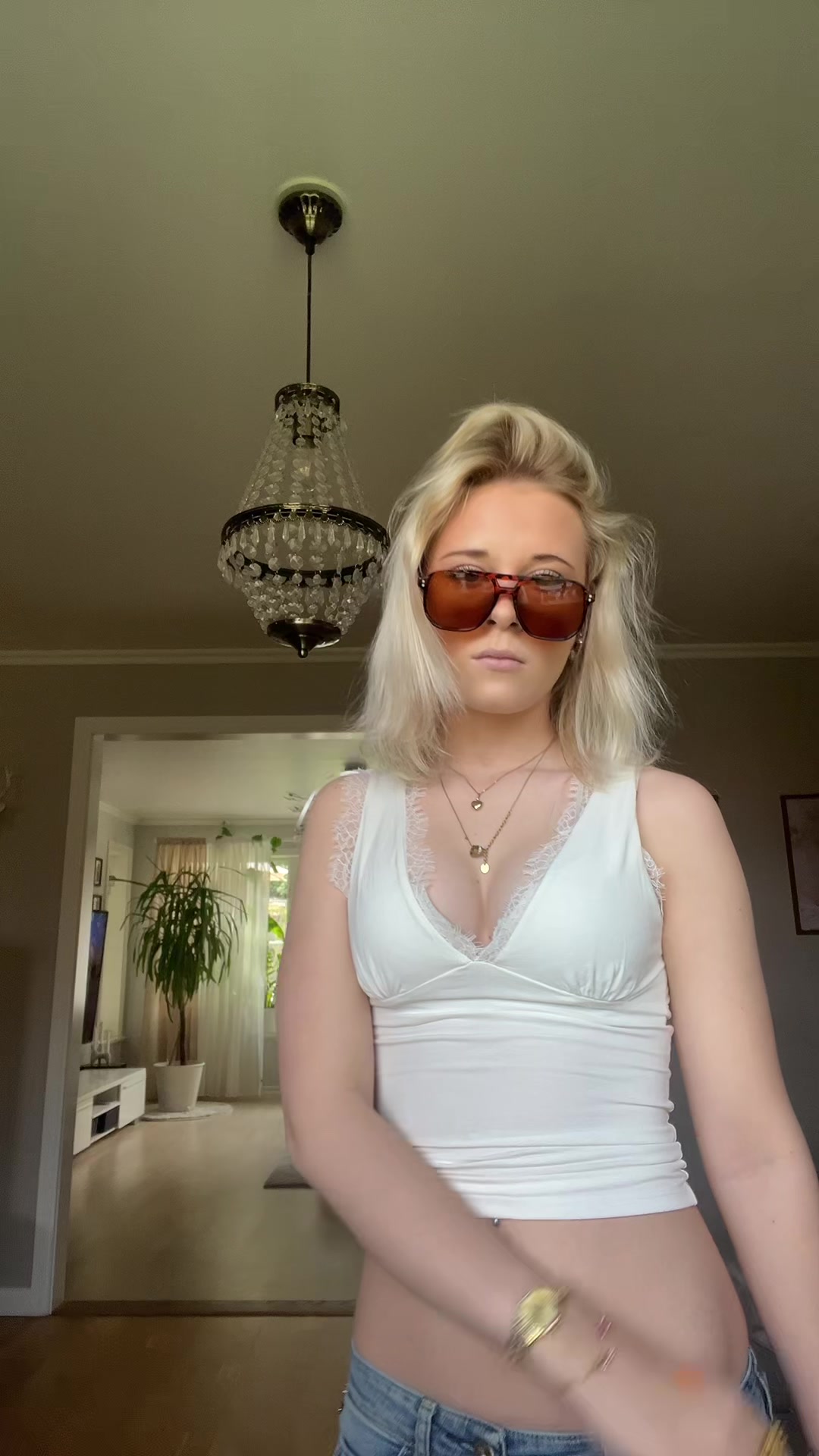 @𝕃𝕚𝕤𝕖𝕟