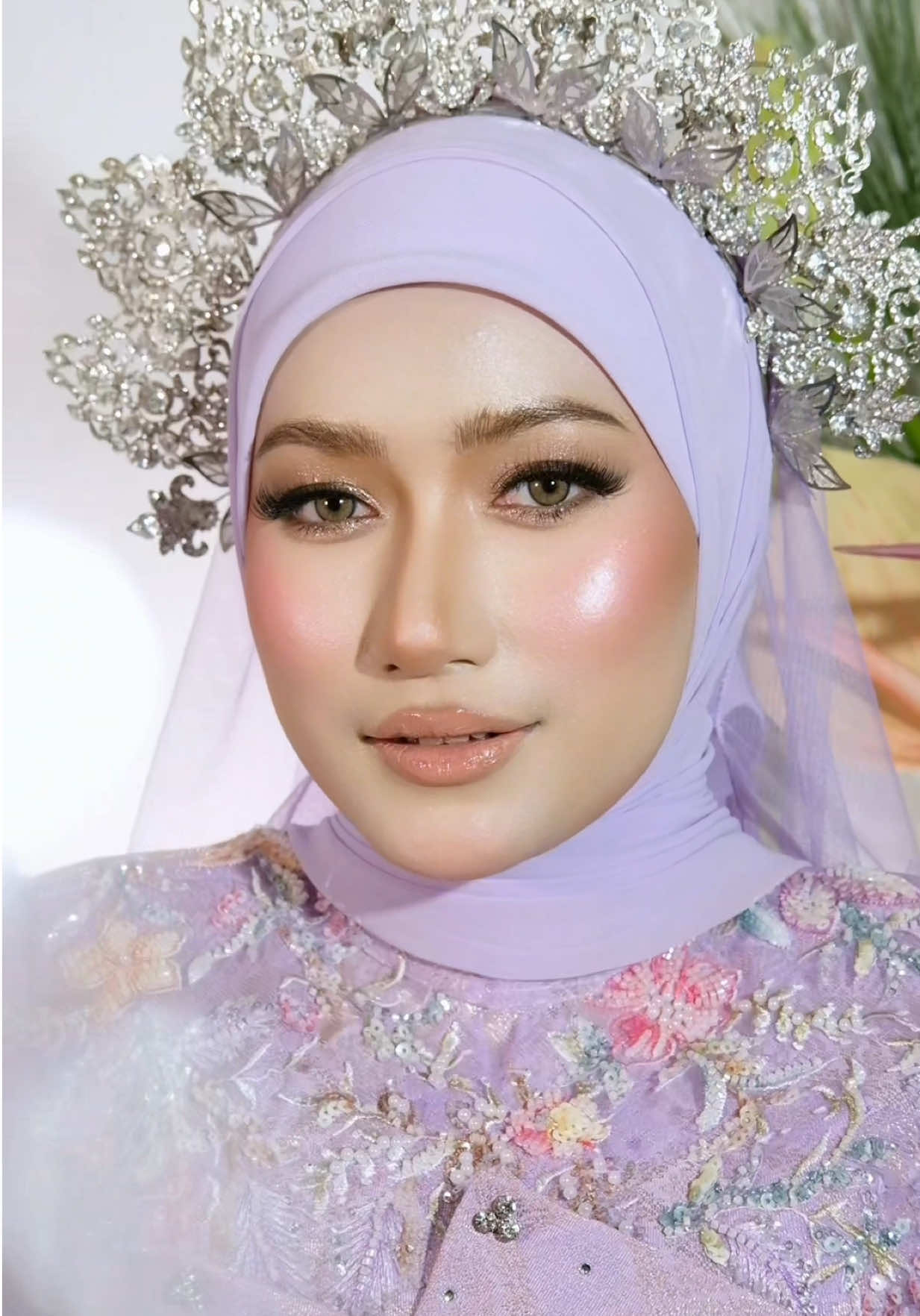 @NaddyNahar Makeup Artist