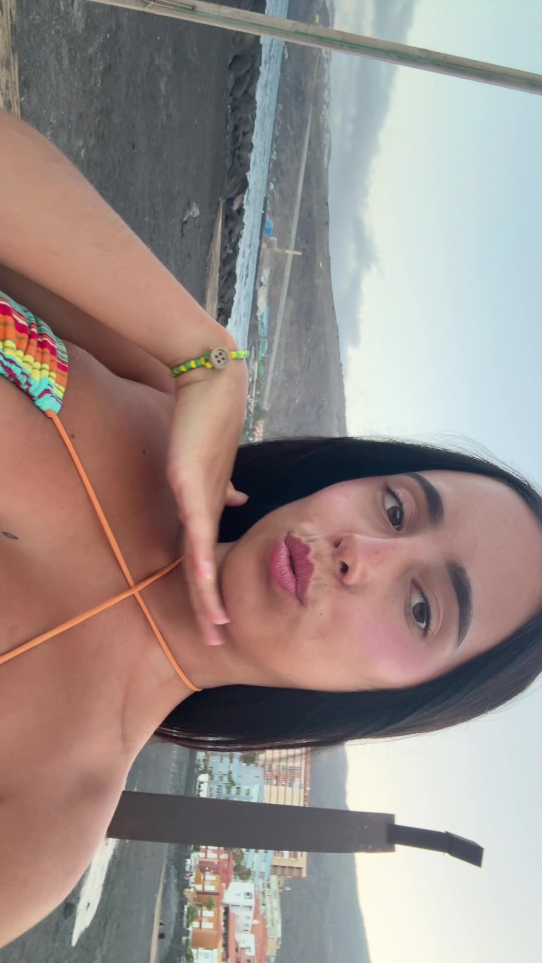 @laurita02275