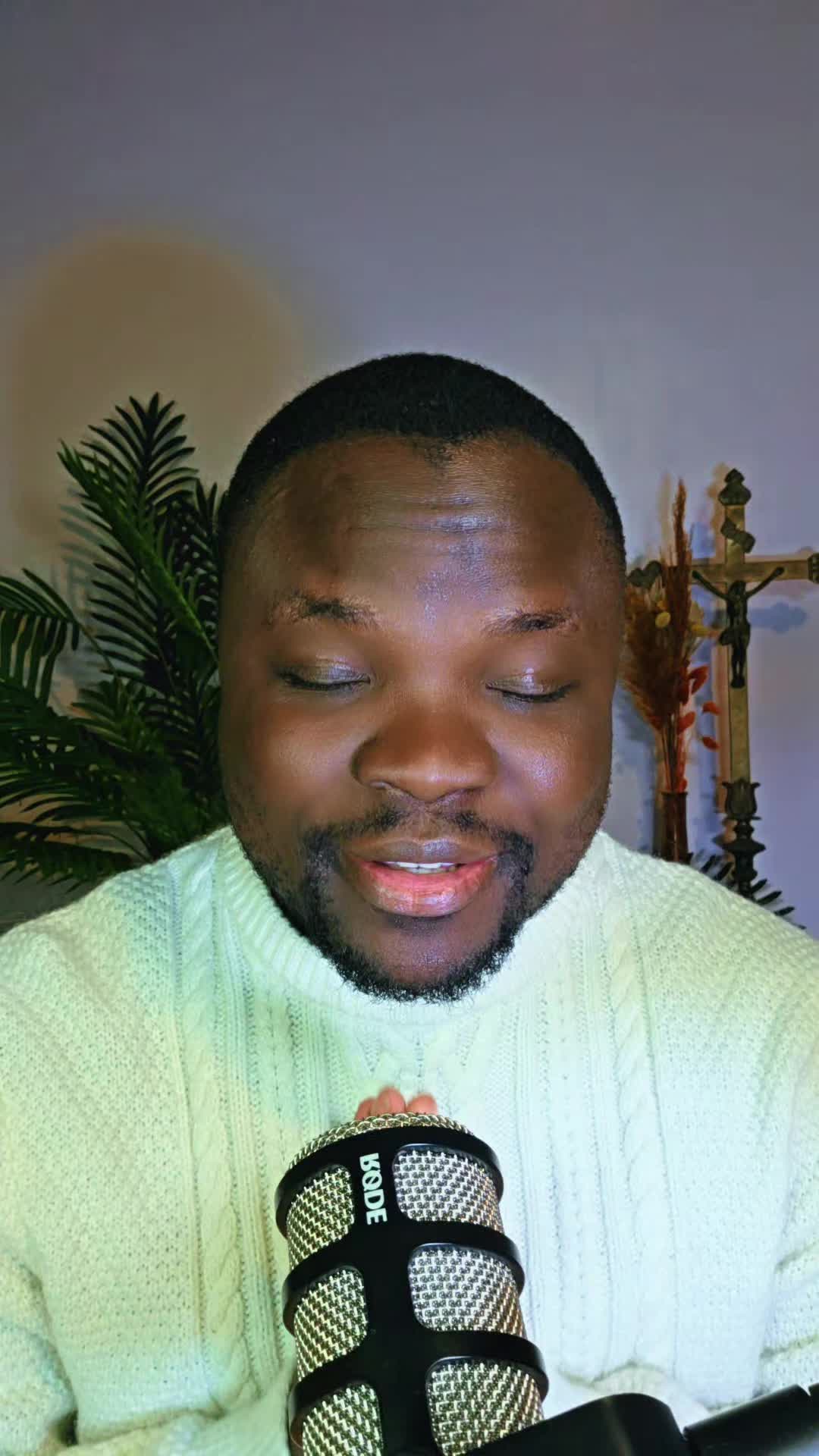 @Padre Précieux 🇨🇵🇻🇦