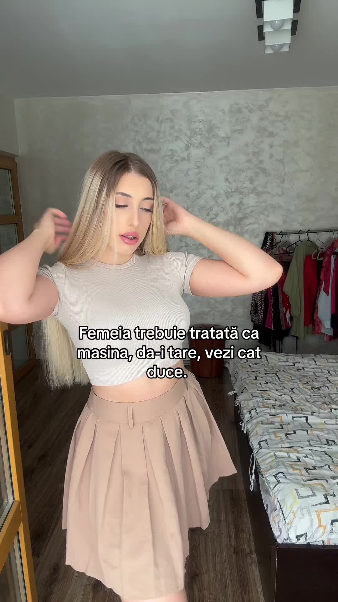 @Elli R