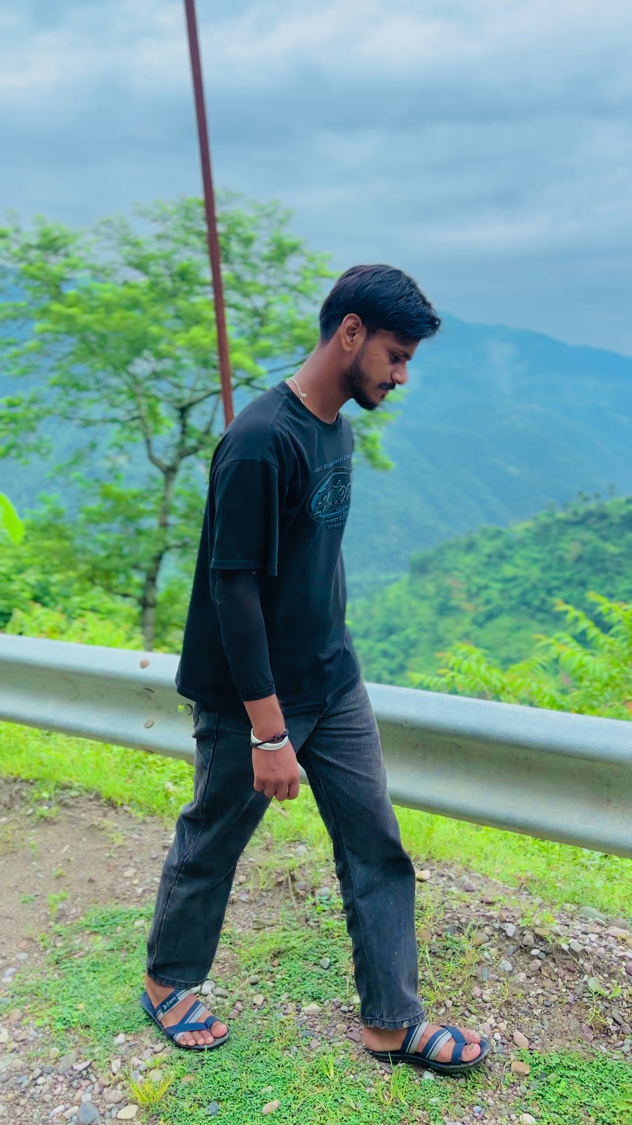 @$ Suraj🗡️ maurya 