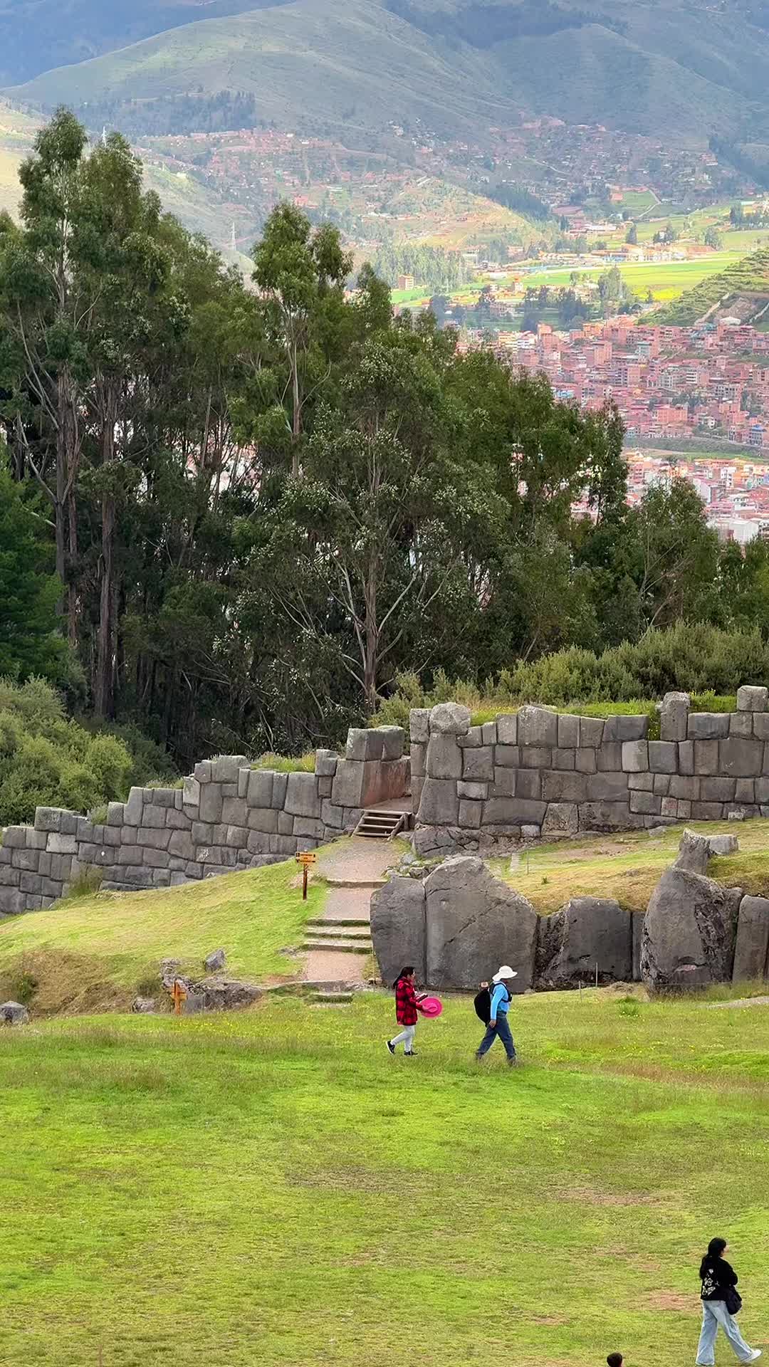 @ontours_