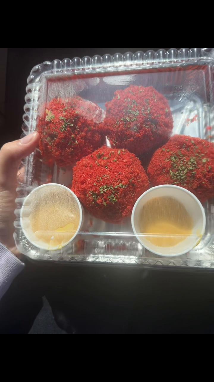 @Treatsbykk