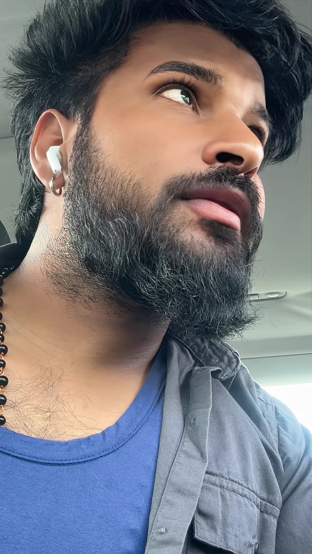 @Dhilak