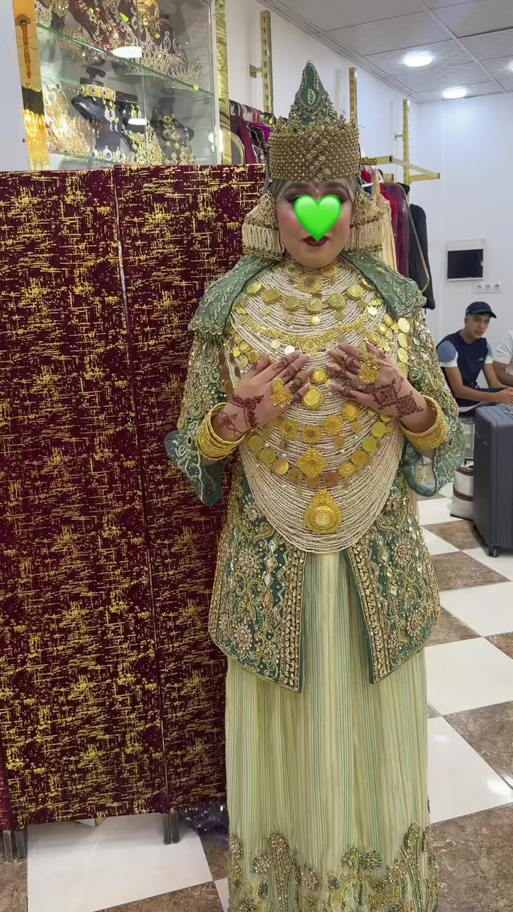 @lalaelamira