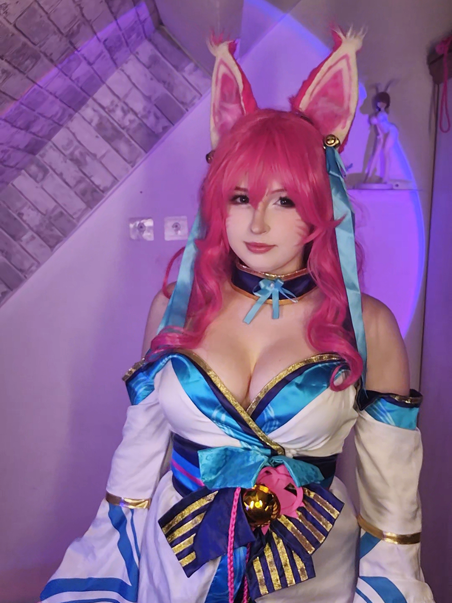 @twitch.tv/nikari_cosplay