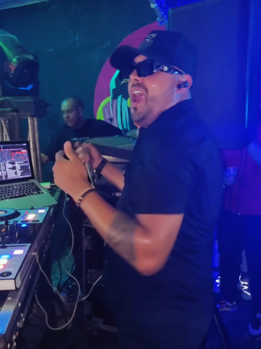 @DJANDERSON BRICE&Ntilde;O