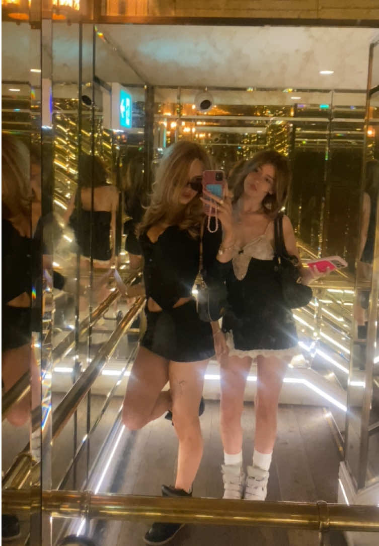@𝙹𝚞𝚕𝚎𝚜 𝚁𝚑𝚘𝚍𝚎𝚜🦢
