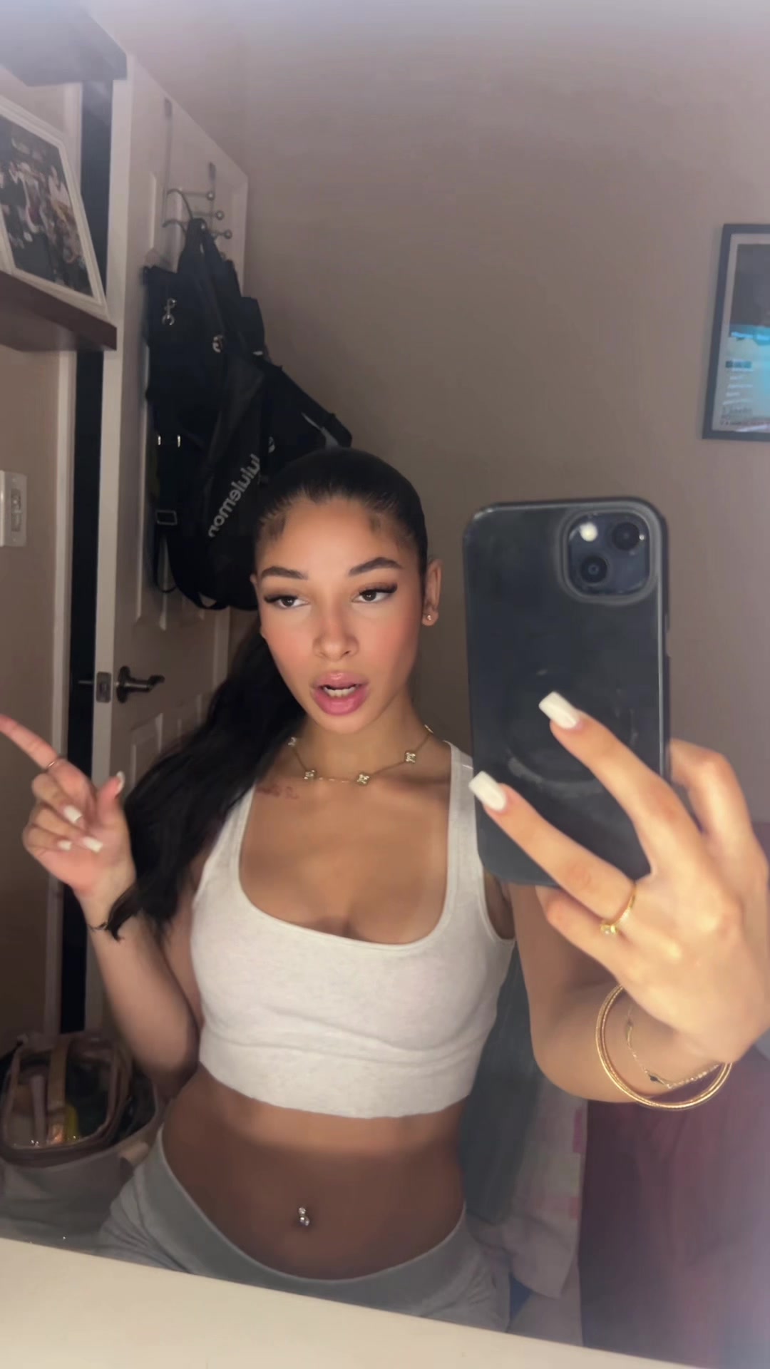 @aravely_