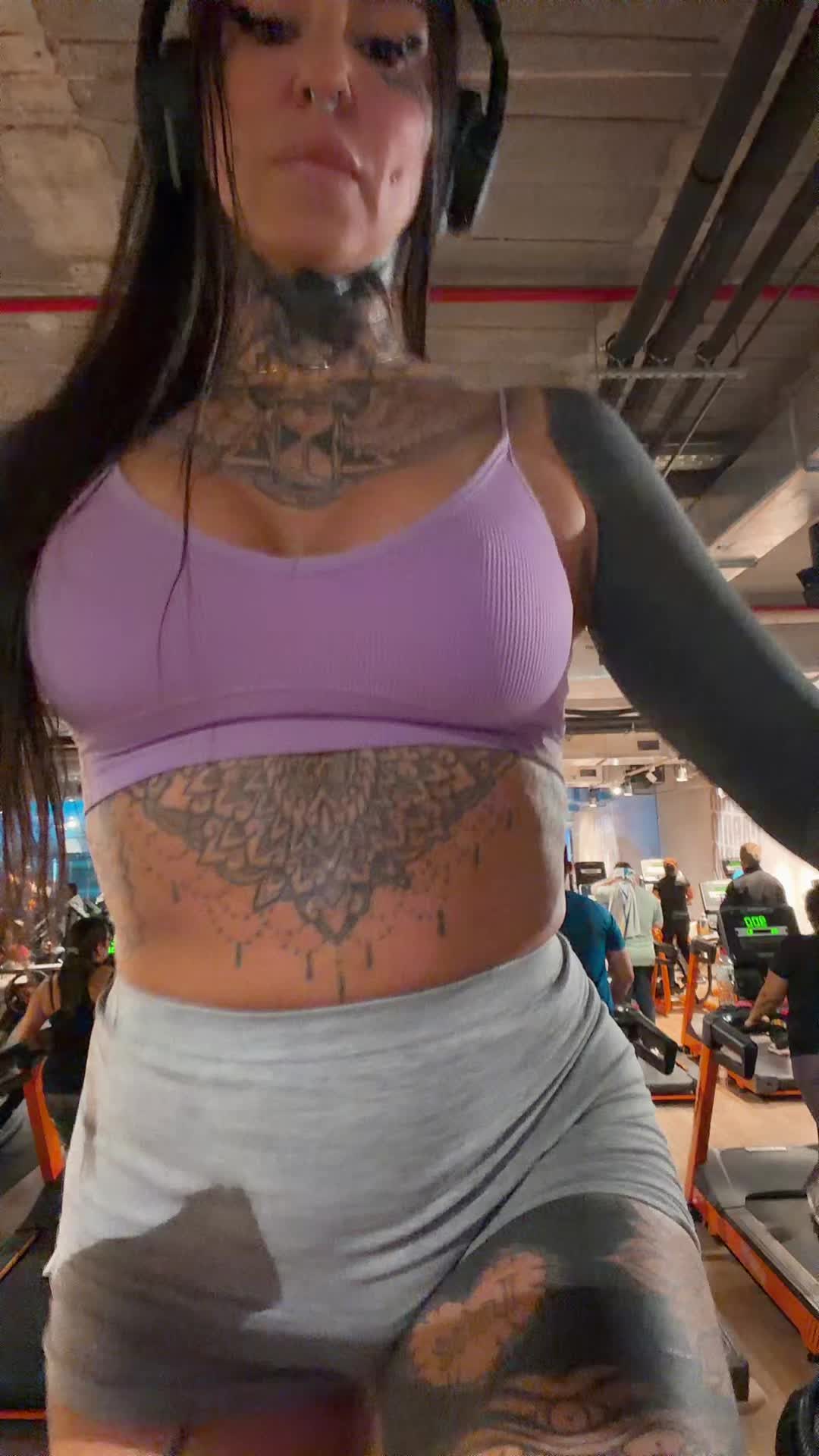 @itsazahara