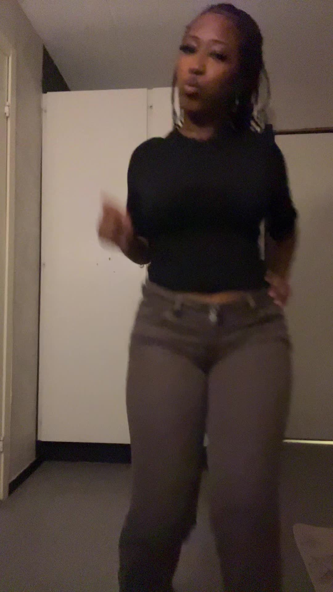 @alia🇧🇮M🇨🇩🤙🏾