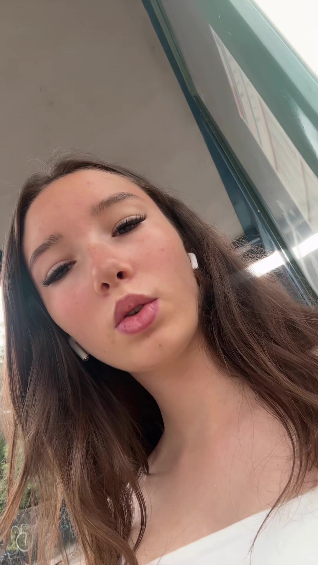 @Chlo