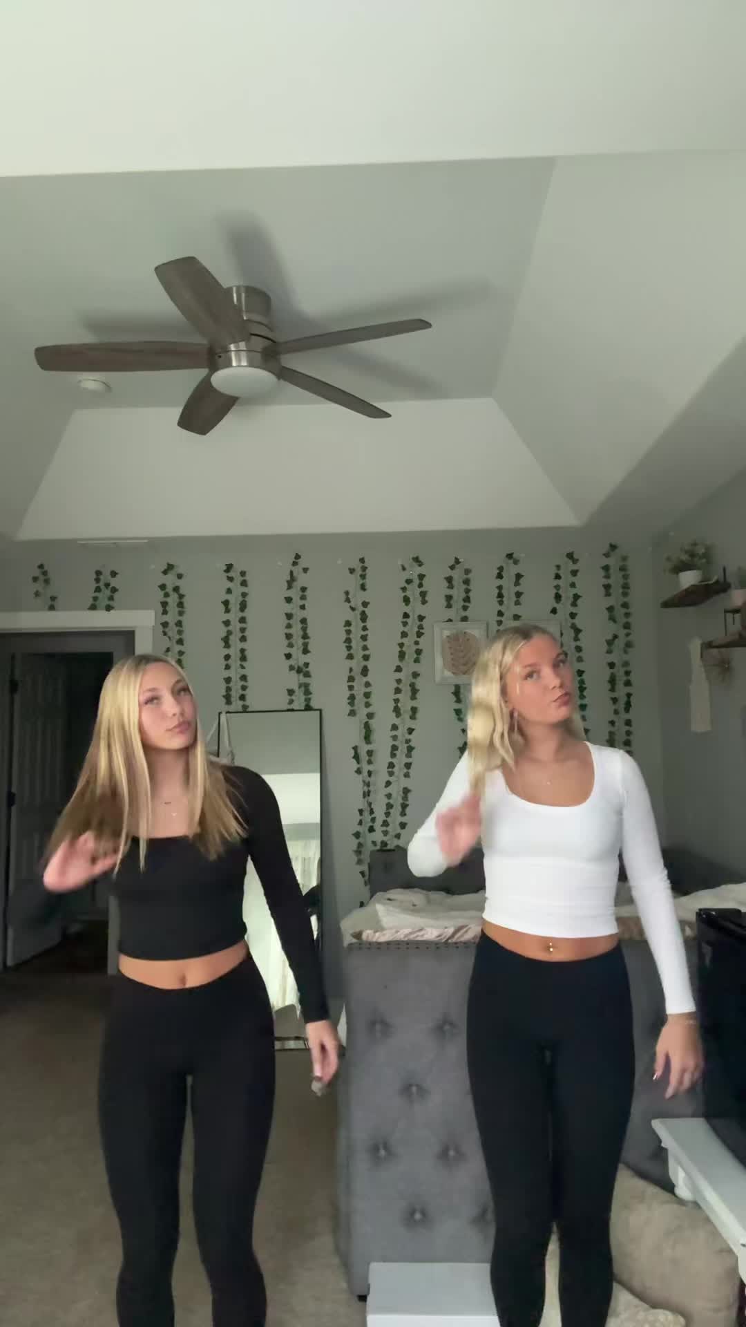 @Ava
