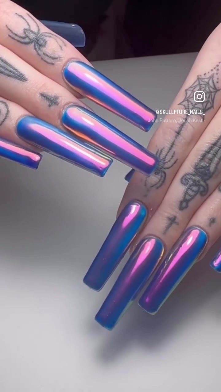 @Skullpture_Nails