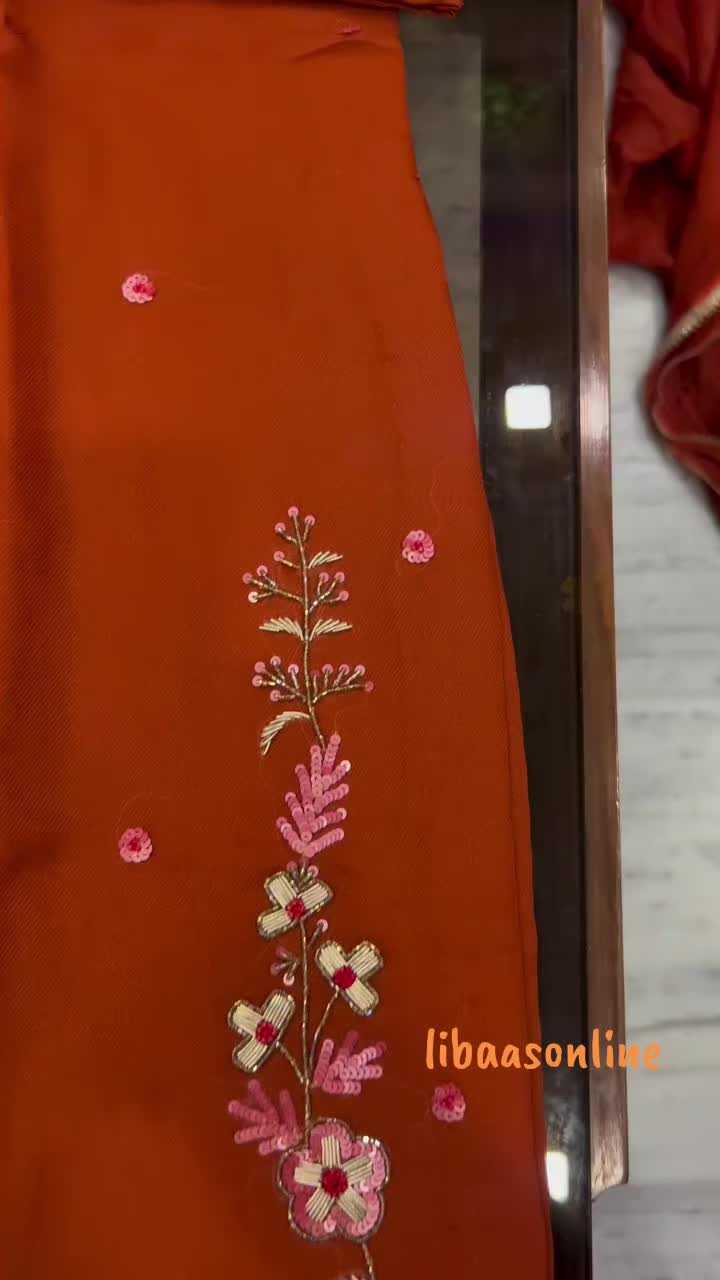 @ਲਿਬਾਸ by ਕੌਰ