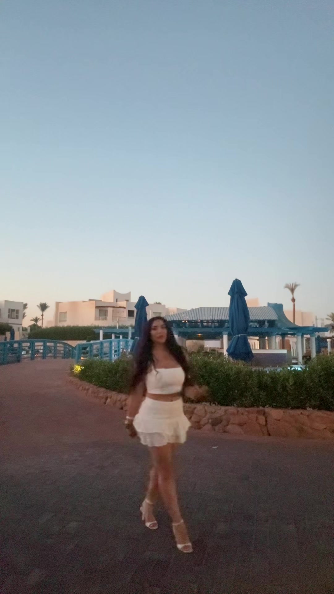 @Mahsa__eyr