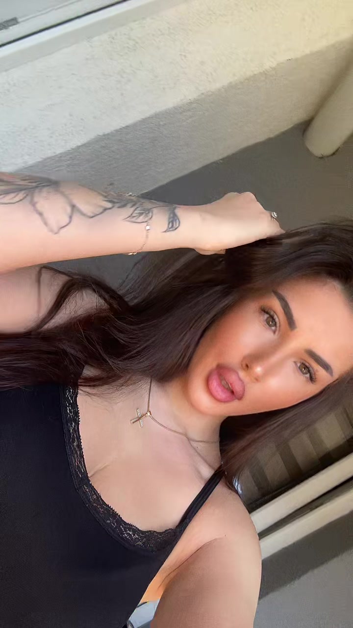 @lari🐆