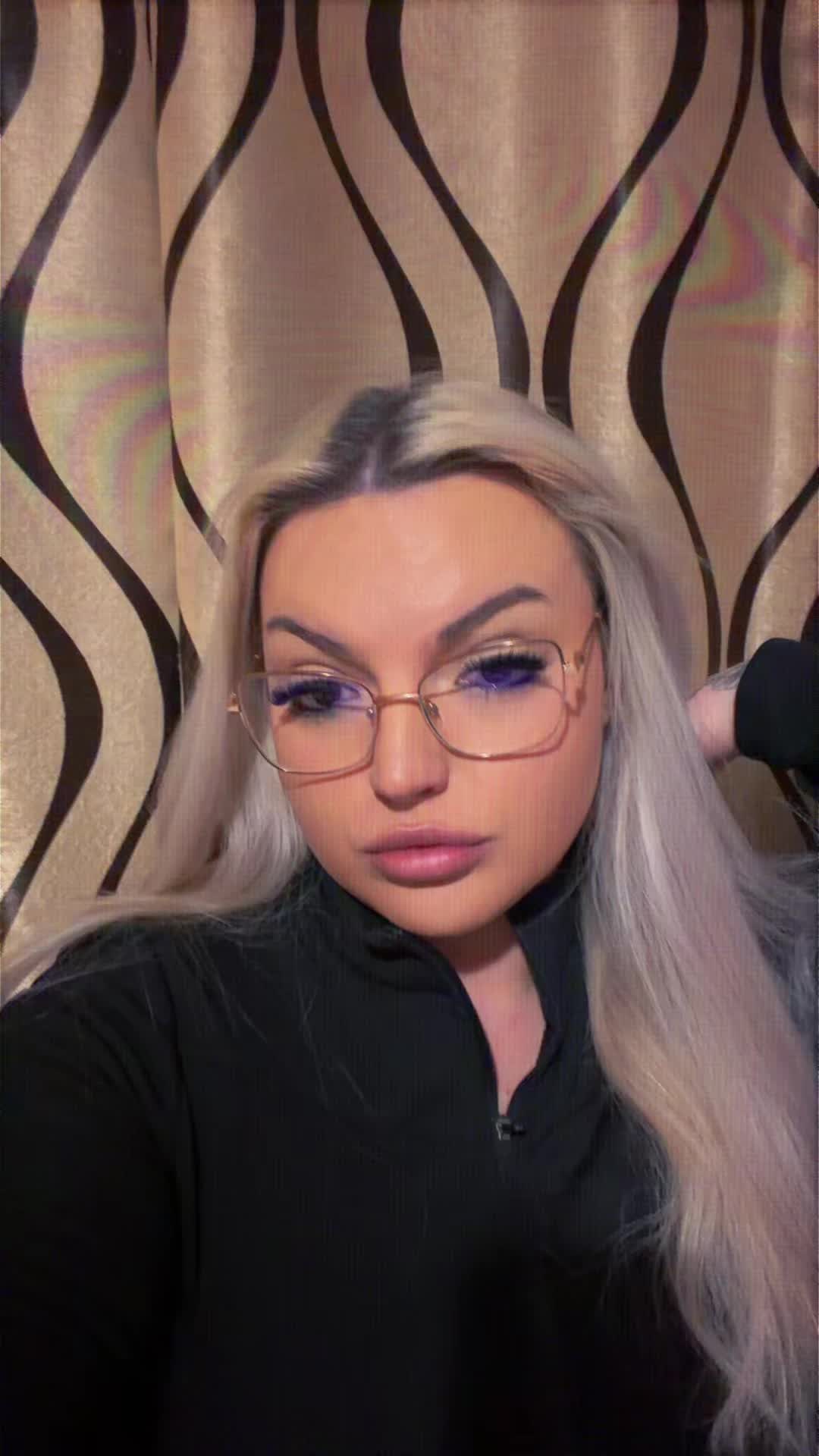 @vaaalentina