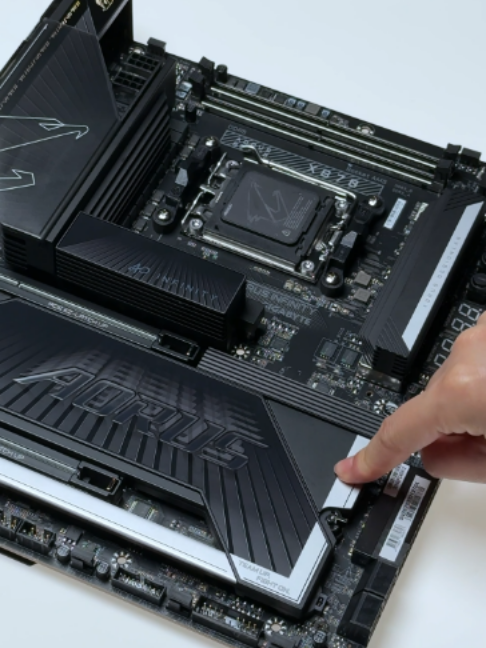 @AORUS