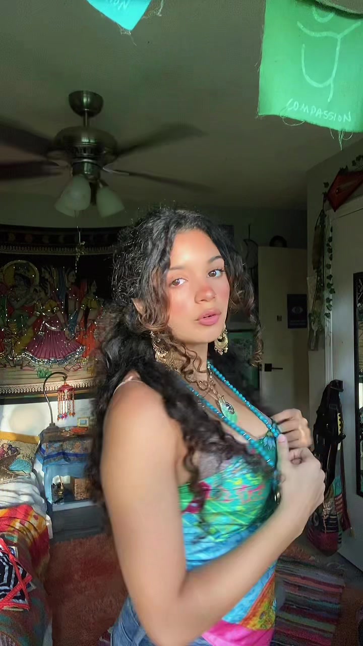@Gia🌞🎵🌈✨🦋.