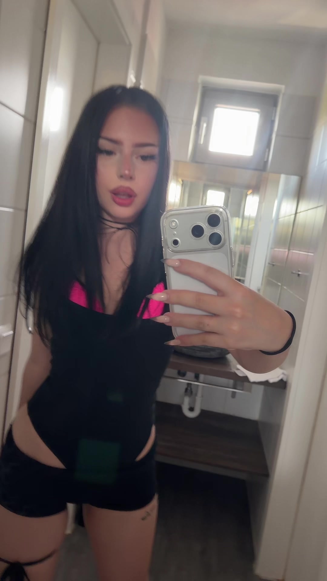 @bratzzleandra