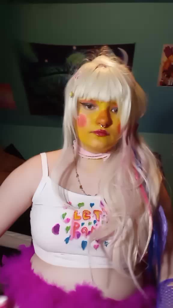 @{Weird_Cosplay}