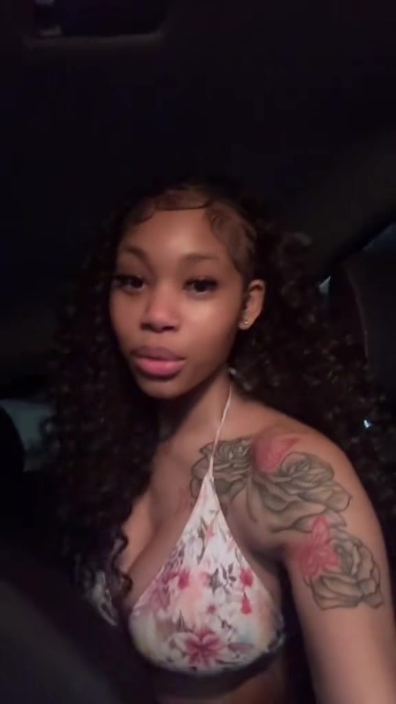 @someelighttskin