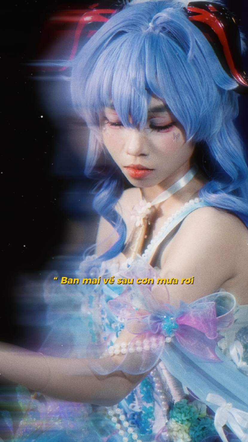 @m&egrave;o nhỏ &ocirc;m cuộn len
