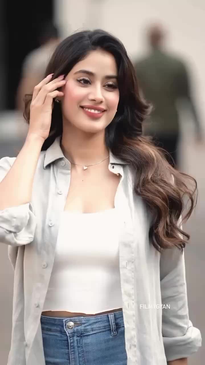 @Janhvi Kapoor Official