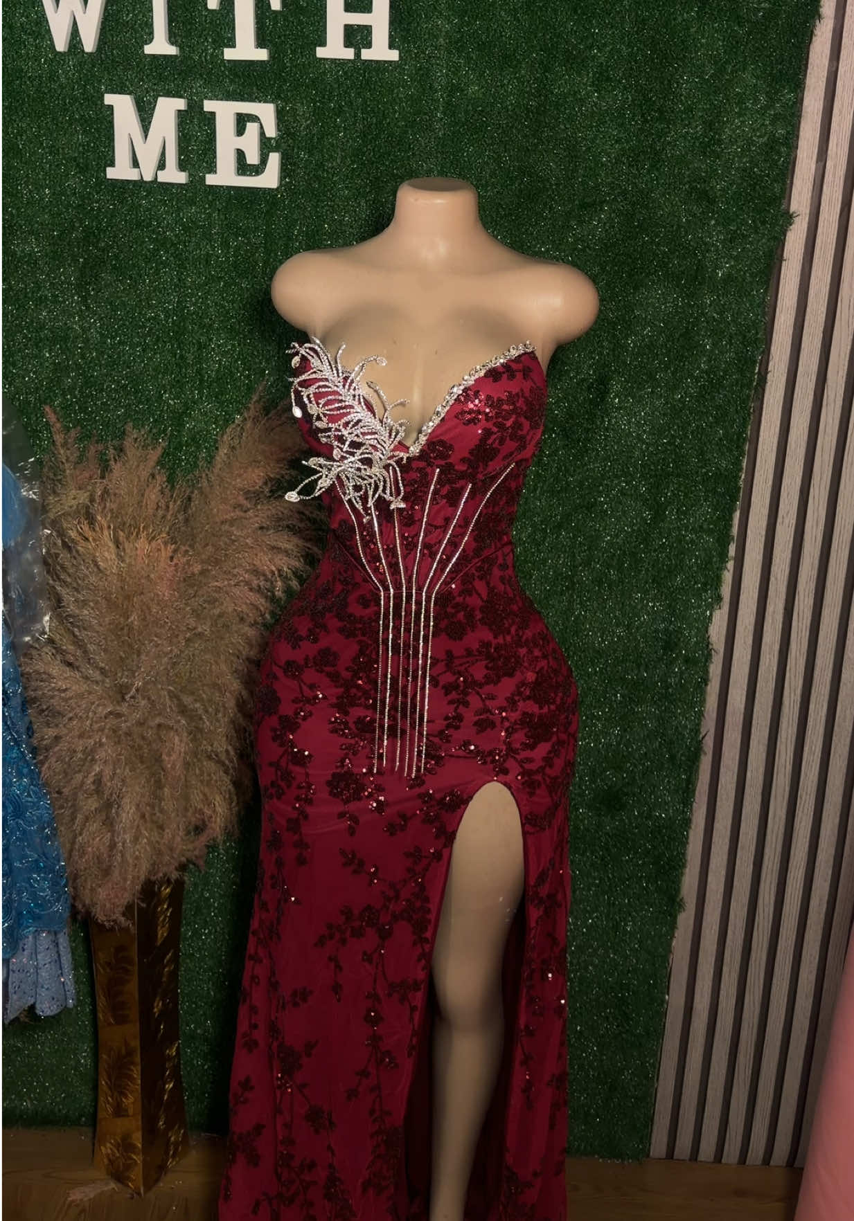 @dresswithme_sm
