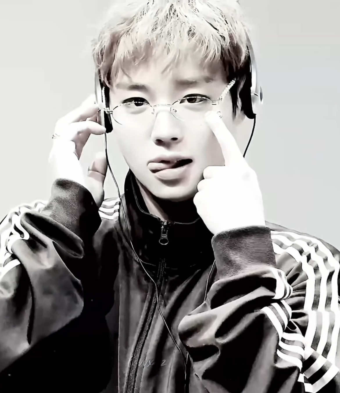 @𑣲𝙡𝙞𝙫𝙫