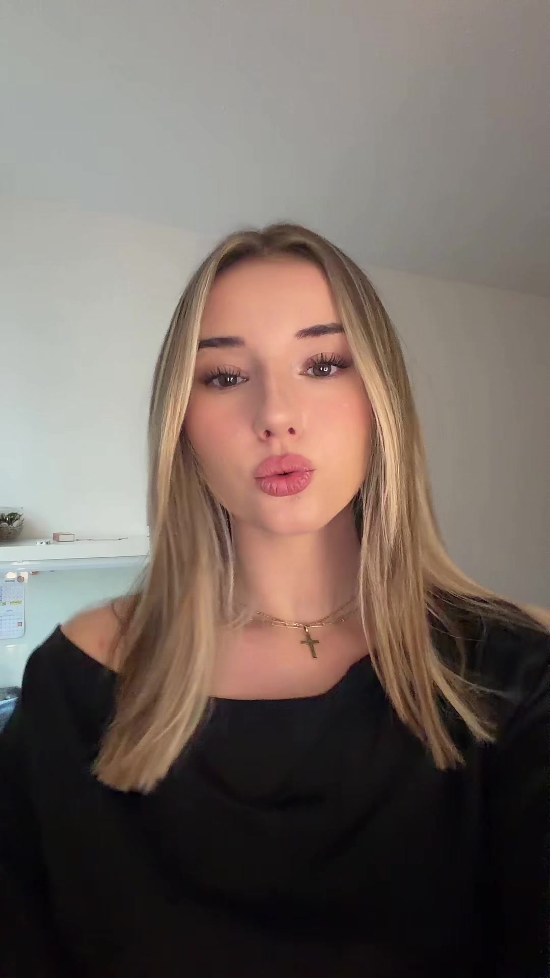 @emi04ly