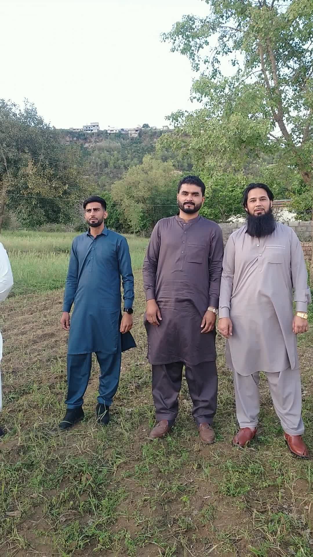 @RAJA KASHMIRI🦅