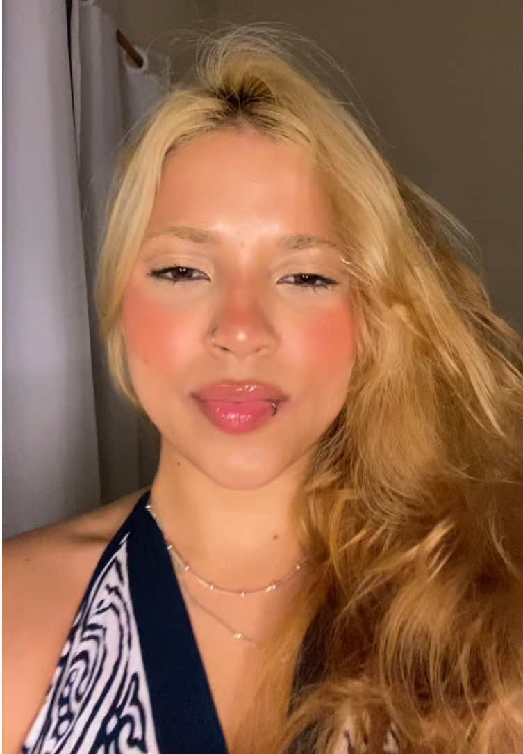 @mchelynz