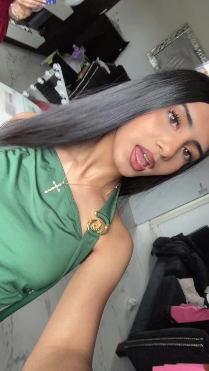@𝒩
