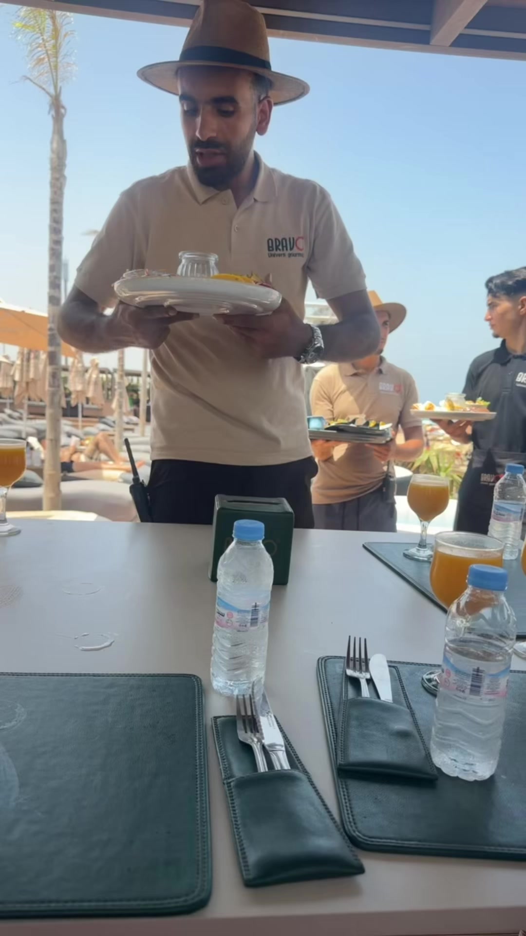 @هميزات هالة